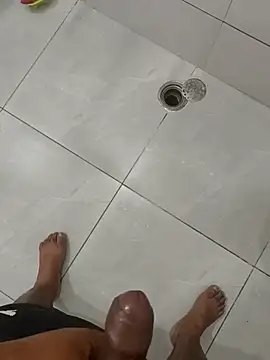 Snapshot of Gururonny07 chatting on 10/31/25, 12:29 Gururonny07 online show from 10/31/25, 12:29