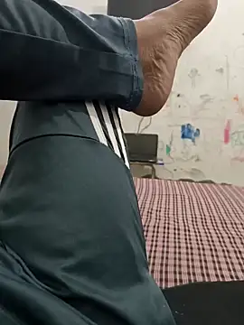 Snapshot of Gururonny07 chatting on 03/08/25, 10:00 Gururonny07 online show from 03/08/25, 10:00