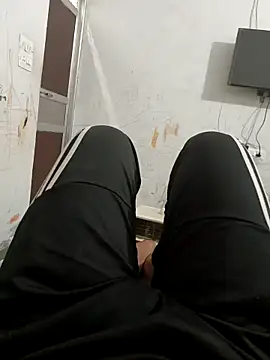 Snapshot of Gururonny07 chatting on 02/15/25, 04:03 Gururonny07 online show from 02/15/25, 04:03