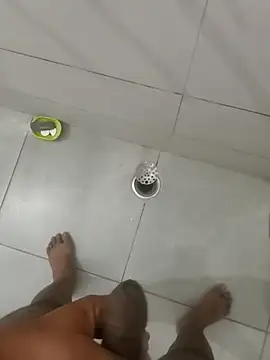 Snapshot of Gururonny07 chatting on 09/13/25, 12:43 Gururonny07 online show from 09/13/25, 12:43