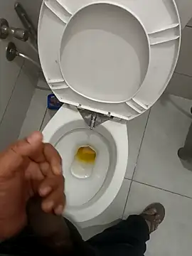 Snapshot of Gururonny07 chatting on 12/15/25, 12:49 Gururonny07 online show from 12/15/25, 12:49