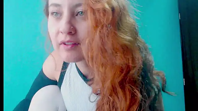 Snapshot of zoe_jones3 chatting on 02/25/25, 03:42 zoe jones3 online show from 02/25/25, 03:42