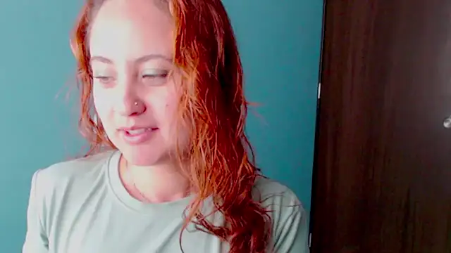 Snapshot of zoe_jones3 chatting on 01/28/25, 02:21 zoe jones3 online show from 01/28/25, 02:21