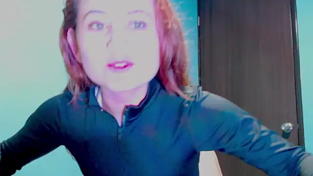 Snapshot of zoe_jones3 chatting on 02/14/25, 12:19 zoe jones3 online show from 02/14/25, 12:19