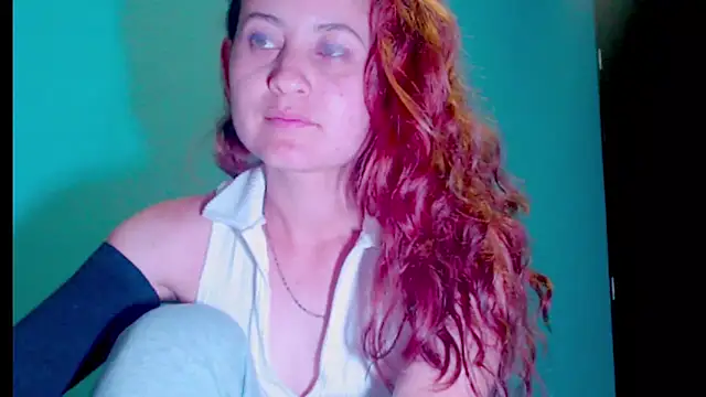 Snapshot of zoe_jones3 chatting on 02/28/25, 01:26 zoe jones3 online show from 02/28/25, 01:26