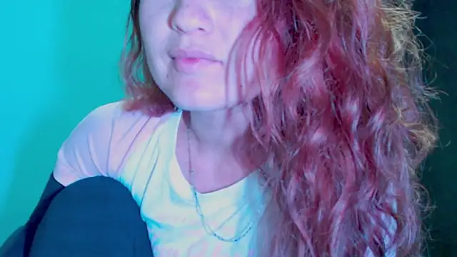 Snapshot of zoe_jones3 chatting on 02/19/25, 01:40 zoe jones3 online show from 02/19/25, 01:40