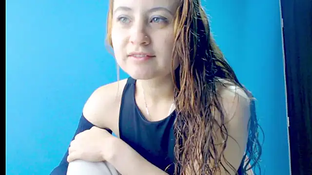 Snapshot of zoe_jones3 chatting on 03/15/25, 05:15 zoe jones3 online show from 03/15/25, 05:15