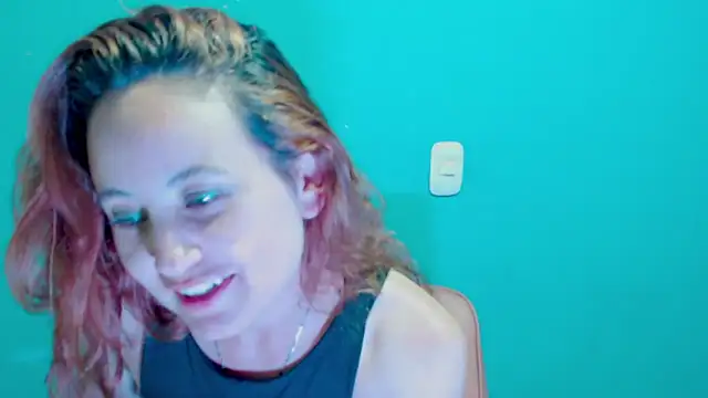 Snapshot of zoe_jones3 chatting on 02/09/25, 12:28 zoe jones3 online show from 02/09/25, 12:28