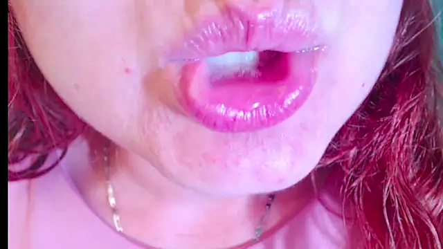 Snapshot of zoe_jones3 chatting on 03/10/25, 10:24 zoe jones3 online show from 03/10/25, 10:24