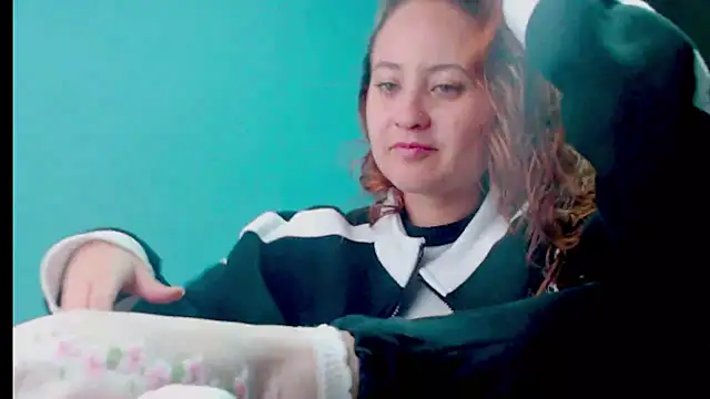 Snapshot of zoe_jones3 chatting on 02/21/25, 01:00 zoe jones3 online show from 02/21/25, 01:00