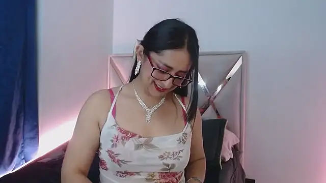 Snapshot of Andrea_Sexx_ chatting on 02/15/25, 10:31 Andrea Sexx online show from 02/15/25, 10:31