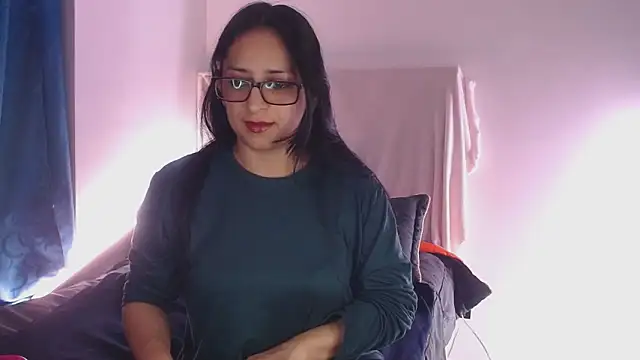Snapshot of Andrea_Sexx_ chatting on 02/11/25, 01:10 Andrea Sexx online show from 02/11/25, 01:10