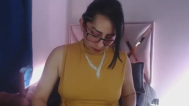 Snapshot of Andrea_Sexx_ chatting on 02/06/25, 08:34 Andrea Sexx online show from 02/06/25, 08:34