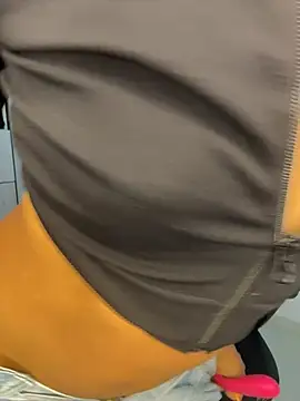 Laura fernandezII online show from 02/18/26, 08:05