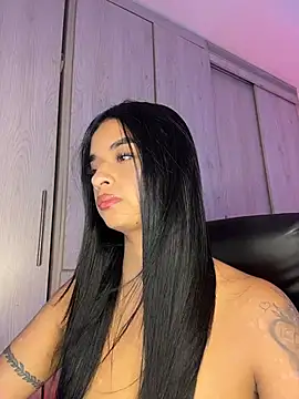 Laura fernandezII online show from 12/15/25, 10:15