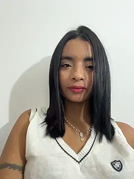 Laura fernandezII online show from 03/31/26, 11:07