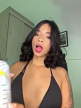 Laura fernandezII online show from 03/18/26, 02:37