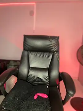 Laura fernandezII online show from 10/07/25, 08:32