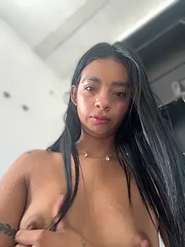 Laura fernandezII online show from 10/19/25, 02:09