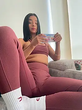 Laura fernandezII online show from 05/12/26, 03:51