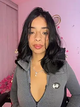 Laura fernandezII online show from 05/28/26, 02:12