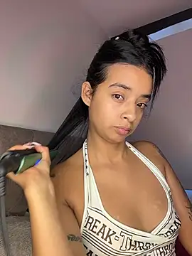 Laura fernandezII online show from 12/02/25, 07:37