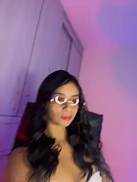 Laura fernandezII online show from 12/20/25, 08:33