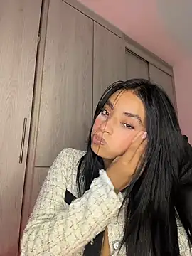 Laura fernandezII online show from 12/04/25, 08:52