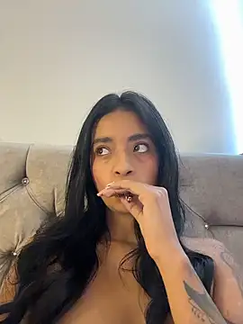 Laura fernandezII online show from 12/01/25, 04:19