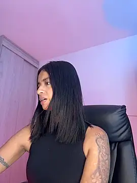 Laura fernandezII online show from 04/28/26, 06:45