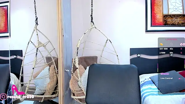 Snapshot of LenaRuiz_ chatting on 05/23/26, 12:04 LenaRuiz online show from 05/23/26, 12:04
