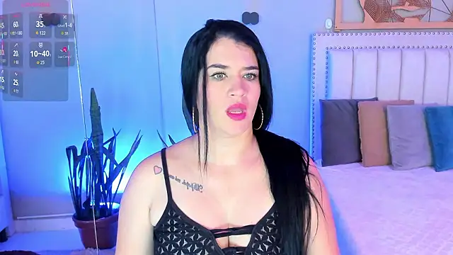 Snapshot of LenaRuiz_ chatting on 03/02/26, 12:12 LenaRuiz online show from 03/02/26, 12:12