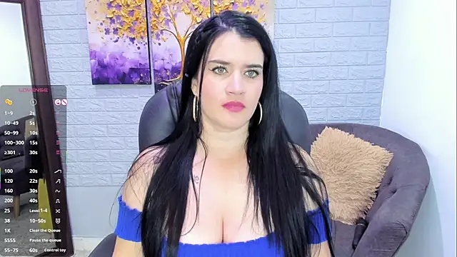 Snapshot of LenaRuiz_ chatting on 09/17/25, 12:07 LenaRuiz online show from 09/17/25, 12:07