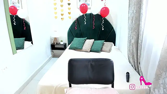 Snapshot of LenaRuiz_ chatting on 02/14/26, 12:16 LenaRuiz online show from 02/14/26, 12:16