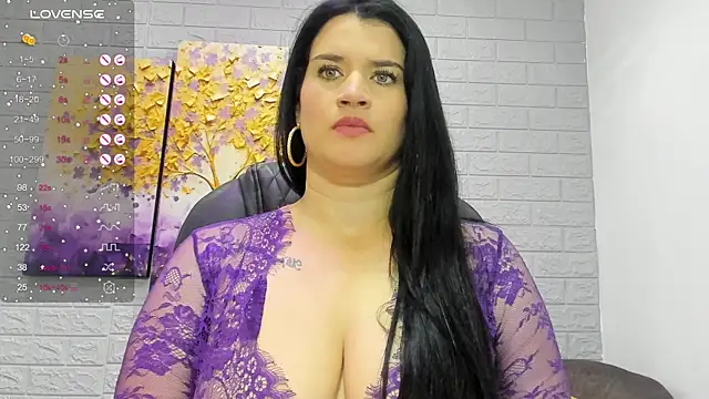 Snapshot of LenaRuiz_ chatting on 02/24/25, 12:05 LenaRuiz online show from 02/24/25, 12:05