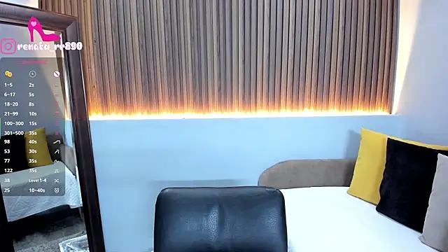 Snapshot of LenaRuiz_ chatting on 06/20/26, 12:10 LenaRuiz online show from 06/20/26, 12:10