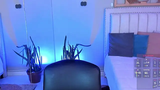 LenaRuiz  online show from 03/12/26, 12:09