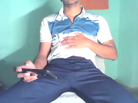 Snapshot of vicky0805 chatting on 12/07/24, 08:38 vicky0805 online show from 12/07/24, 08:38