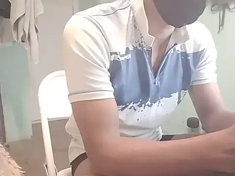 Snapshot of vicky0805 chatting on 03/18/25, 04:18 vicky0805 online show from 03/18/25, 04:18