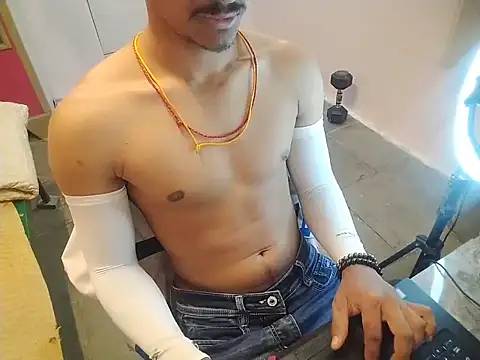 Snapshot of vicky0805 chatting on 09/27/25, 04:40 vicky0805 online show from 09/27/25, 04:40