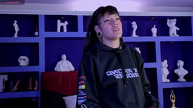  sharlotte777 online show from 04/09/26, 02:56