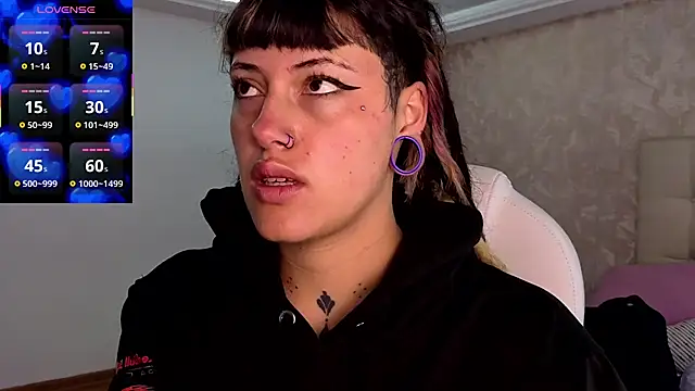 Snapshot of _sharlotte777 chatting on 01/07/26, 01:16 sharlotte777 online show from 01/07/26, 01:16