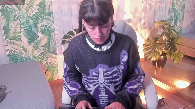  sharlotte777 online show from 12/18/25, 01:26