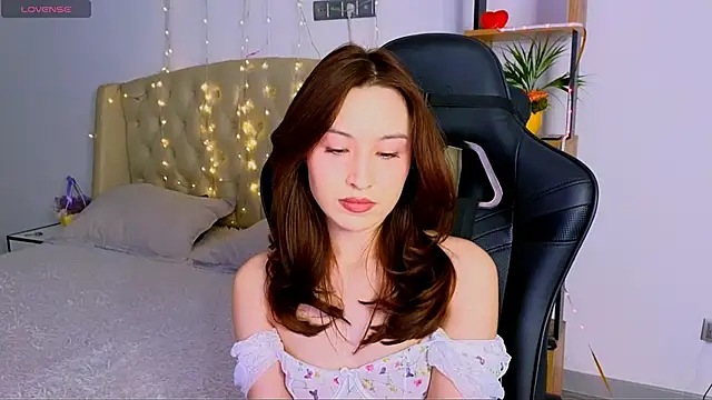 Snapshot of Ann__Cute chatting on 03/19/25, 05:52 Ann Cute online show from 03/19/25, 05:52