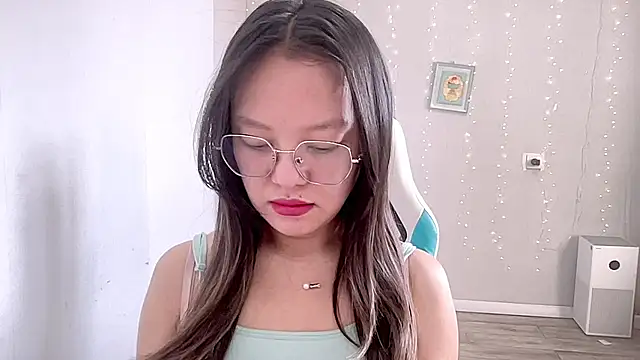 Risalynn online show from 03/17/25, 02:08