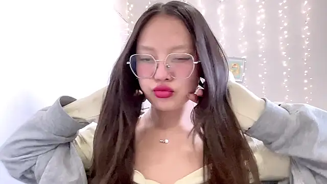 Risalynn online show from 03/11/25, 06:41