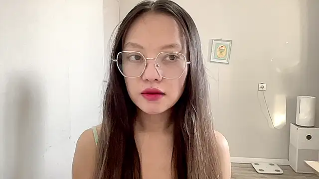 Risalynn online show from 02/15/25, 03:31