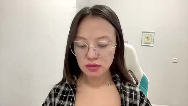 Risalynn online show from 01/31/25, 02:37