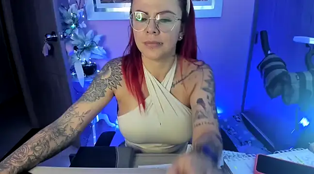 Snapshot of KAROL_MILF chatting on 02/06/25, 01:27 KAROL MILF online show from 02/06/25, 01:27