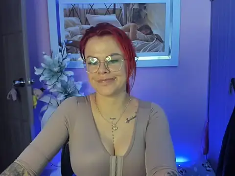 Snapshot of KAROL_MILF chatting on 03/18/25, 09:53 KAROL MILF online show from 03/18/25, 09:53